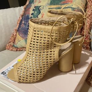 ⭐️NIB GC Shoes⭐️